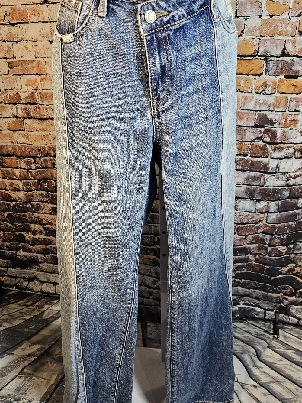 Vervet Size 27 High Rise Barrel Leg Jeans Two Tone Denim Crossover Waist